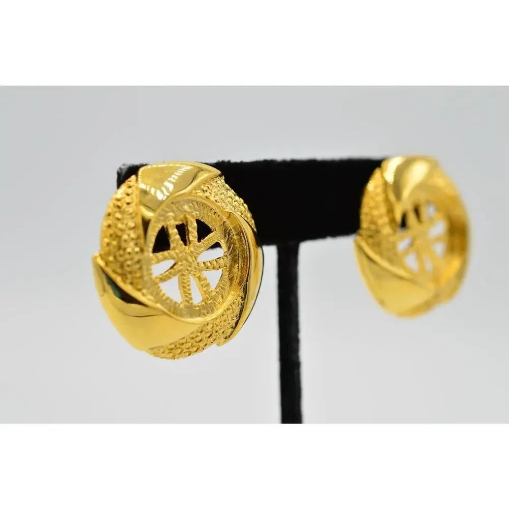 Vintage Chunky Earrings Brushed Gold Tone Nautical Round Wheel NOS 1980s 9L